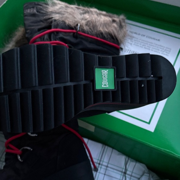 Cougar Black Winter Boots with Red Laces - Picture 4 of 4